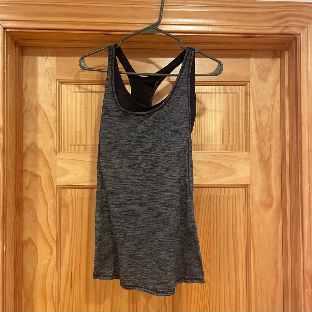 Lululemon tank with built in bra size 8